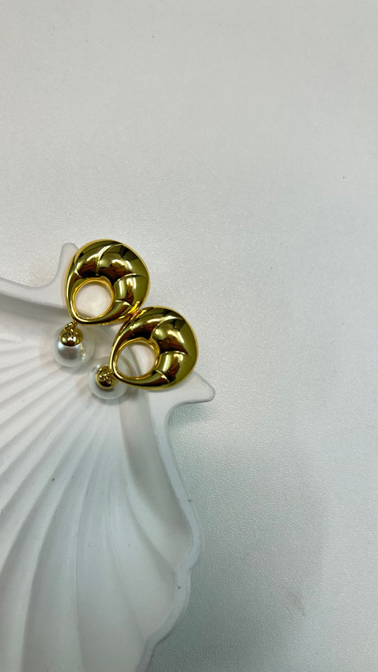 Golden Whirl Studs